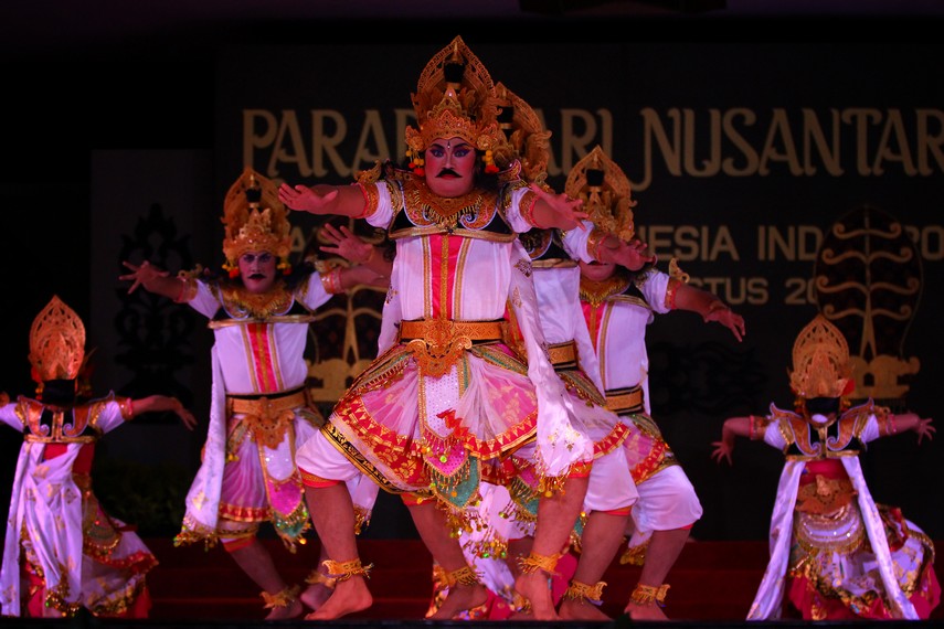 arumtunjung_1_Dalam_kebudayaan_Bali_tari_memiliki_kedudukan_yang_istimewa_karena_mampu_menghubungkan_jiwa_seseorang_dengan_Yang_Maha_Tinggi.jpg