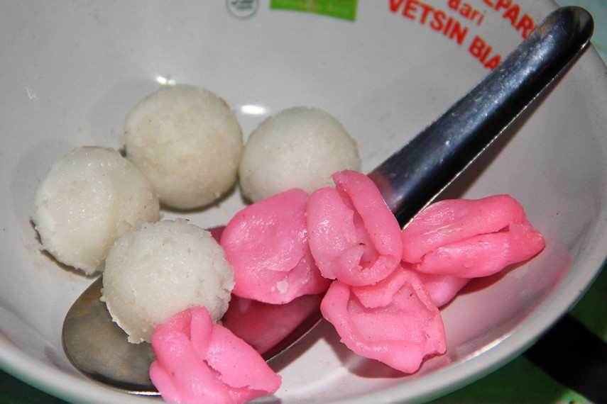 febbyflorencia_3__Warna_merah_muda_pada_pleret_di_sajian_minuman_ini_begitu_menggoda_siapa_saja_untuk_mencoba_kesegarannya.jpg